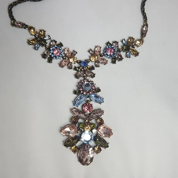 Y2K long rhinestone statement necklace - Picture 8 of 10